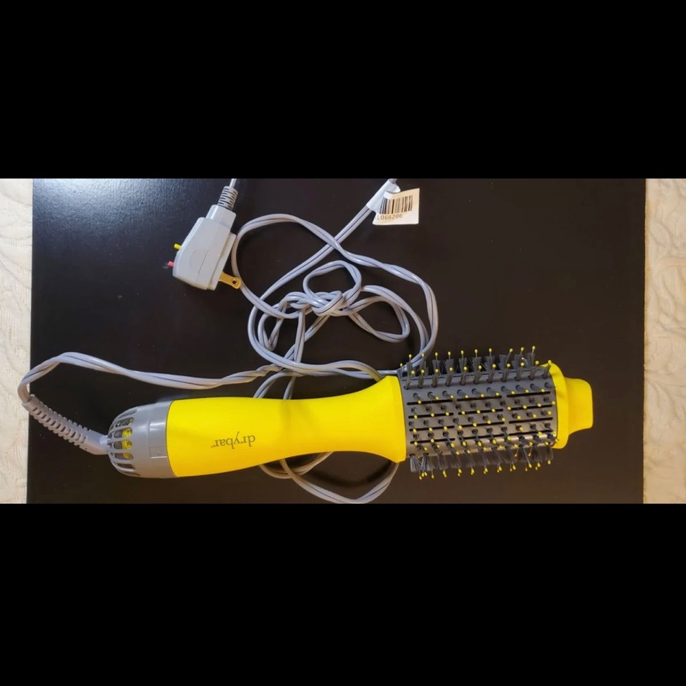 Drybar single shot- used a few times in great condition